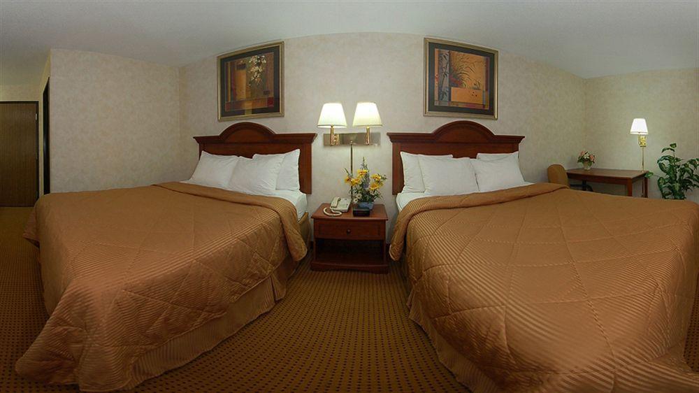 Comfort Inn Traverse City Buitenkant foto