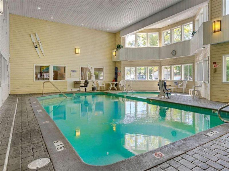 Comfort Inn Traverse City Buitenkant foto