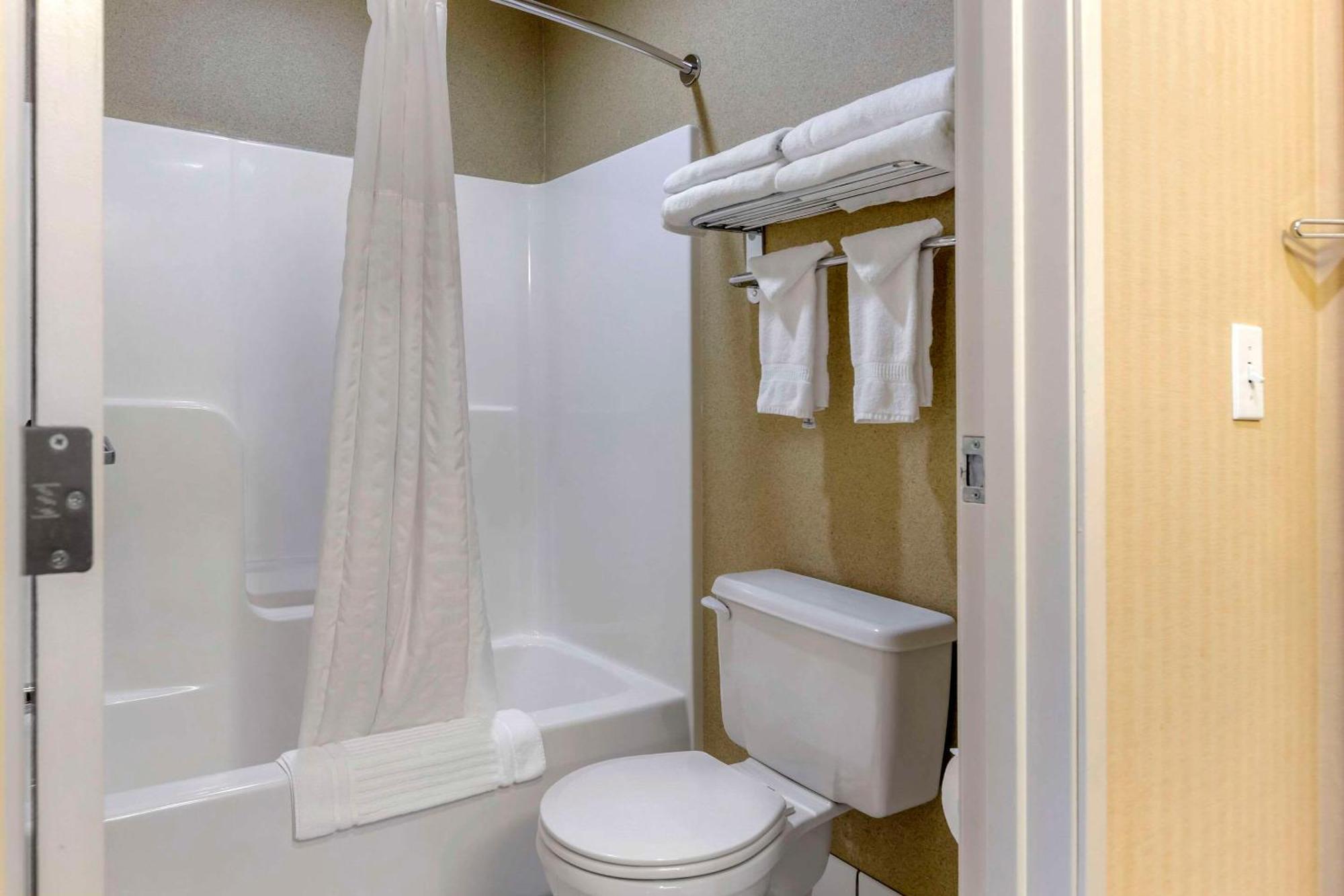 Comfort Inn Traverse City Buitenkant foto