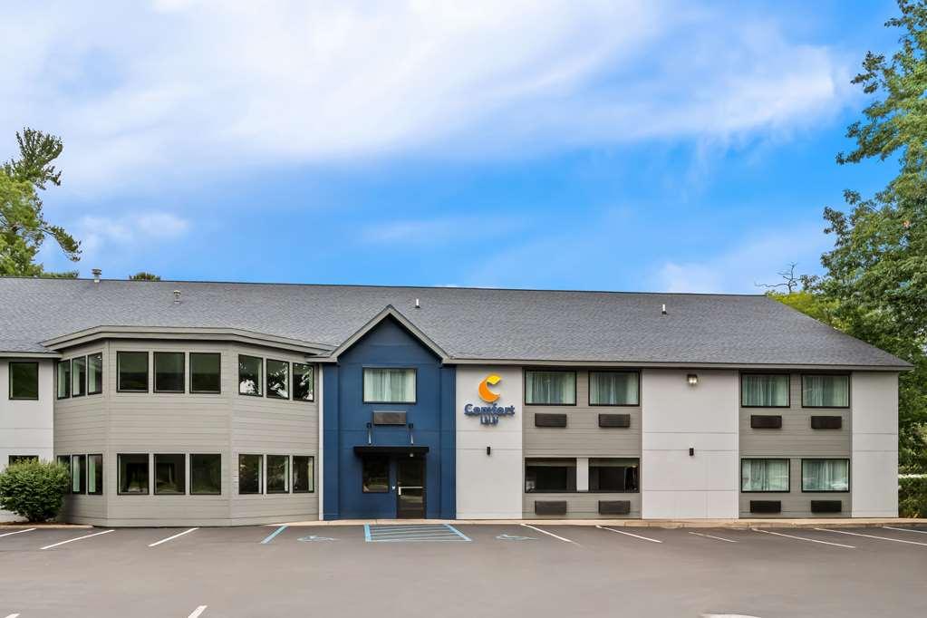 Comfort Inn Traverse City Buitenkant foto