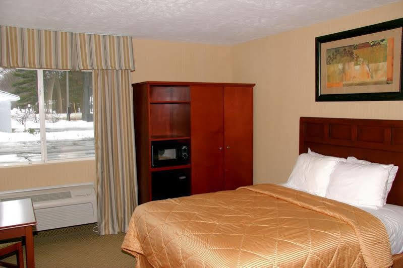 Comfort Inn Traverse City Buitenkant foto