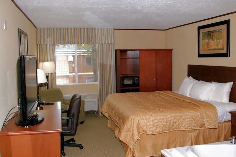 Comfort Inn Traverse City Buitenkant foto