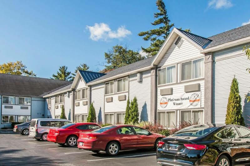 Comfort Inn Traverse City Buitenkant foto